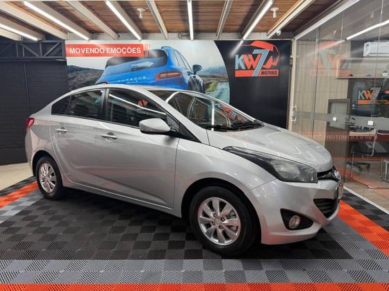 HYUNDAI HB20S 1.6 COMFORT PLUS 16V FLEX 4P AUTOMÁTICO